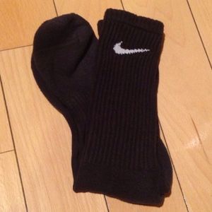 black nike crew socks